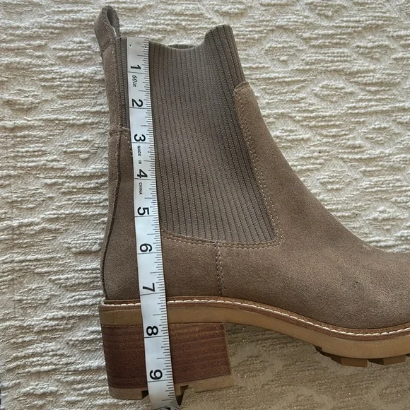 Steve Madden EUC Kiley Chelsea Suede Ankle Boots - Picture 14 of 14